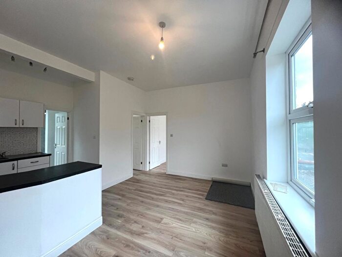 2 Bedroom Flat To Rent In Dedworth Road, Windsor, SL4