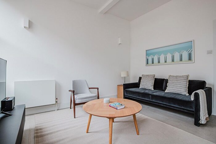1 Bedroom Flat To Rent In Clerkenwell, London, EC1V