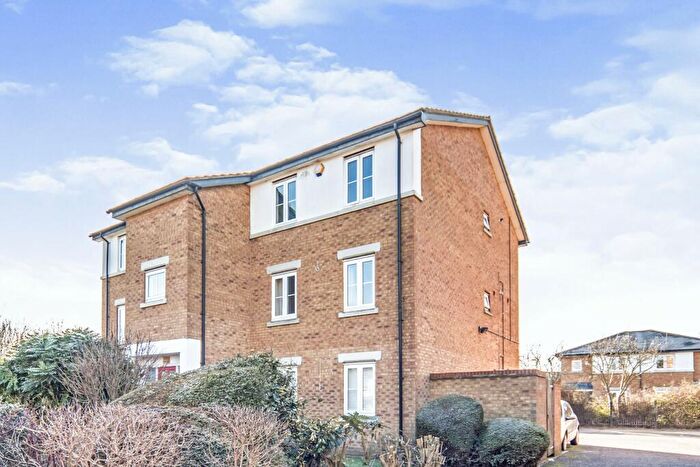 2 Bedroom Flat To Rent In Acorn Way, Bedford, MK42