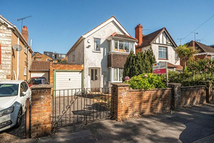 3 Bedroom Detached House For Sale In Boyn Valley Road, Maidenhead, SL6