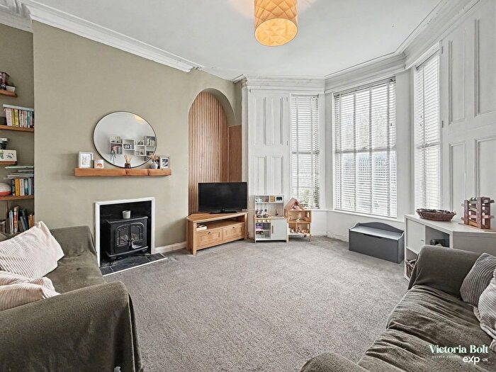 2 Bedroom Flat For Sale In Ermington Terrace, Mutley, PL4