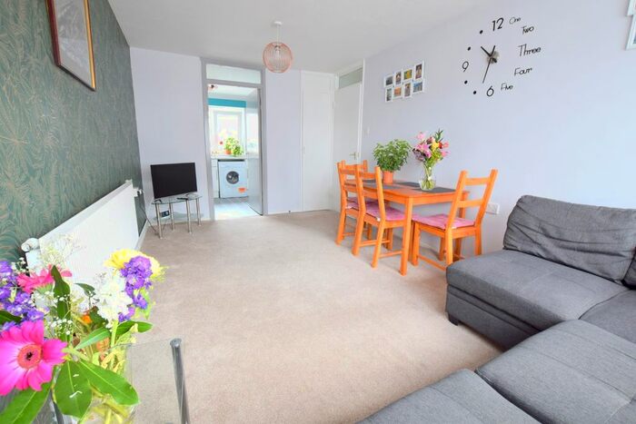 1 Bedroom Flat To Rent In Chatsworth Road, Stratford, E15