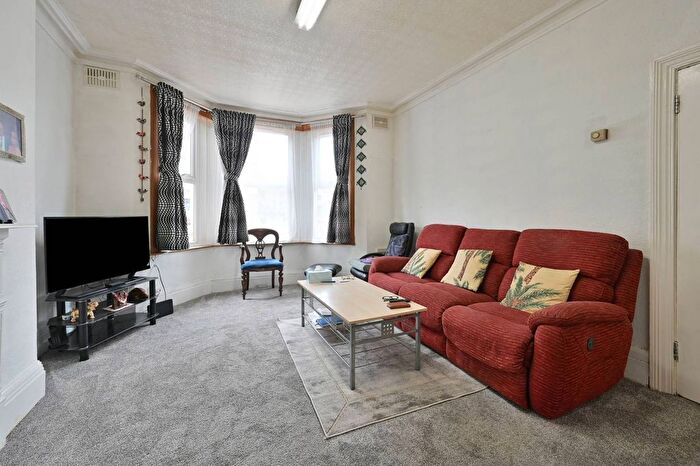 3 Bedroom Maisonette For Sale In Station Road, Harrow On The Hill, Harrow, HA1