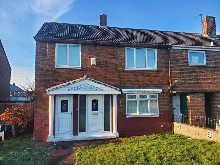 3 Bedroom Semi-Detached House To Rent In Soanne Gardens, Gateshead, NE34