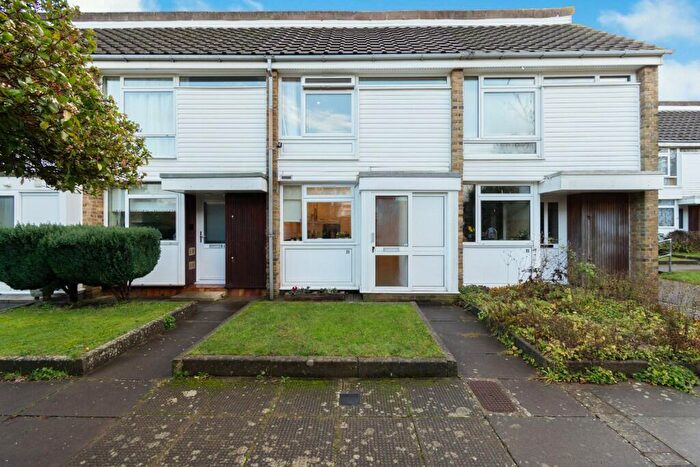 2 Bedroom Terraced House For Sale In Alpine Close, Croydon, CR0