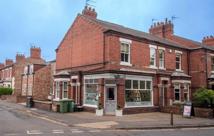 2 Bedroom Flat To Rent In Markham Crescent, York, YO31