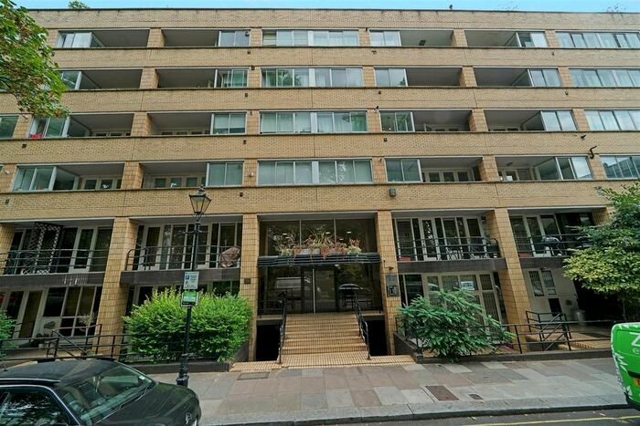 3 Bedroom Flat To Rent In Porchester Square, London, W2