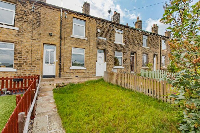 2 Bedroom Terraced House To Rent In Woodside View, Greetland, Halifax, HX4