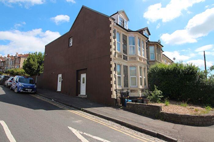2 Bedroom Maisonette To Rent In Charlton Road, Kingswood, Bristol, BS15