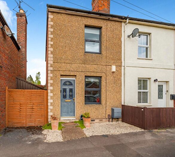 2 Bedroom End Of Terrace House To Rent In Latimer Road, Wokingham, RG41