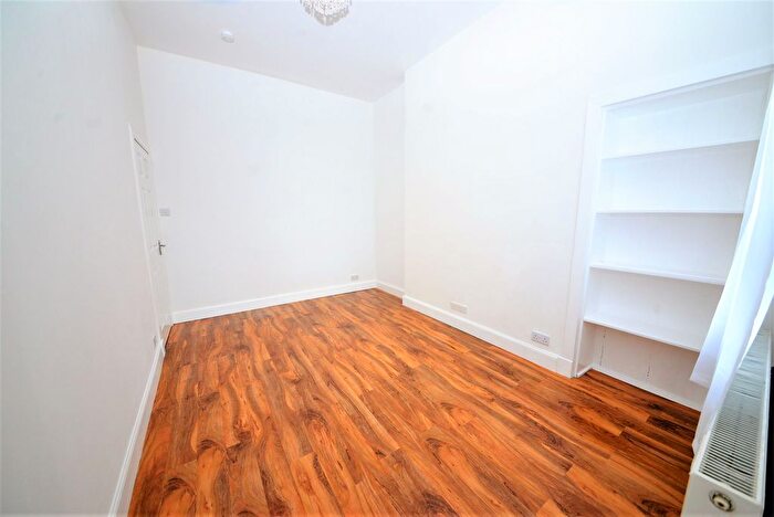 1 Bedroom Flat For Sale In College Street, Buckhaven, KY8