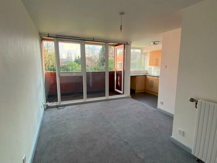 Studio To Rent In Cottesmore House, Browns Green, Birmingham, B20