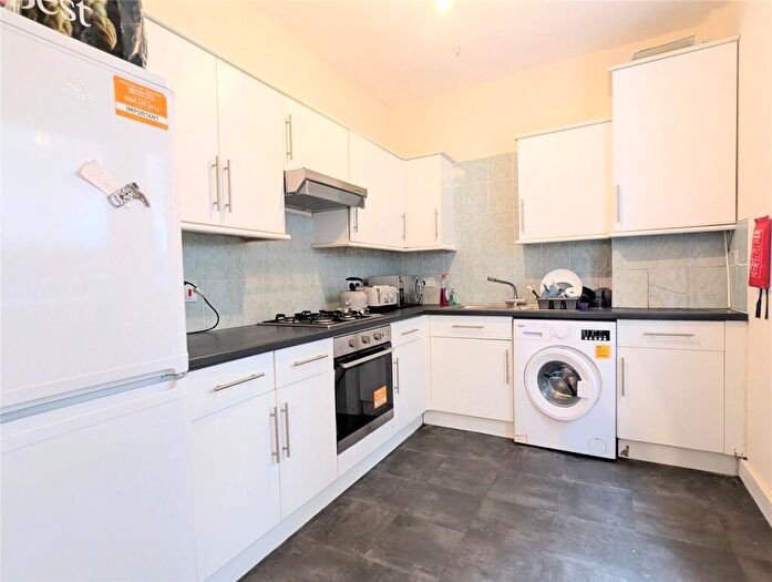 5 Bedroom House To Rent In Arcadian Gardens, London, N22