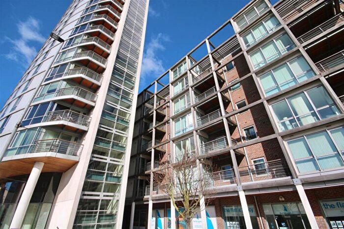 1 Bedroom Flat For Sale In Queen Street, Portsmouth, PO1