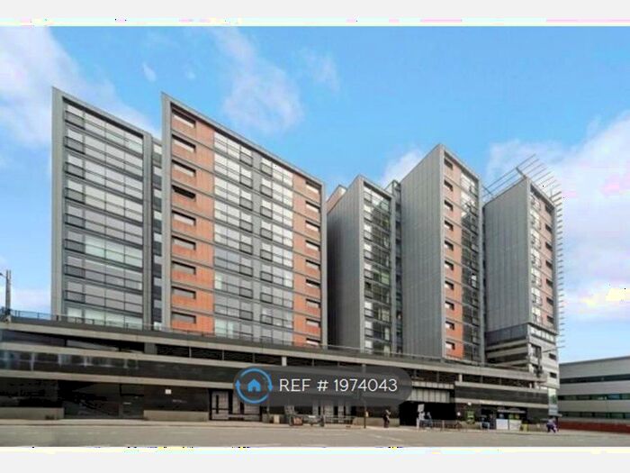 2 Bedroom Flat To Rent In Lancefield Quay, Glasgow, G3