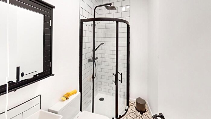 5 Bedroom House To Rent In Mettham Street, Nottingham, Nottinghamshire, NG7