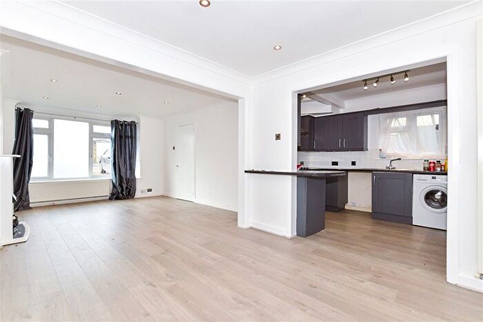 3 Bedroom Semi-detached House For Sale In Senacre Lane, Maidstone, Kent, ME15