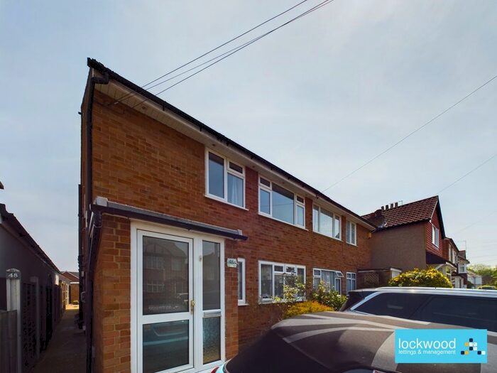 2 Bedroom Property To Rent In Adelaide Road, Ashford, TW15