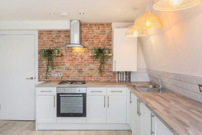 1 Bedroom Flat To Rent In Waterloo House, Byron Street, E14