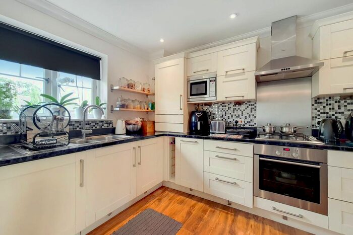 3 Bedroom Maisonette To Rent In Kimber Place, Hounslow, TW4