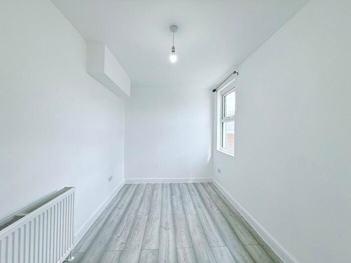 1 Bedroom Flat To Rent In Turton Road, Top Floor Flat, Wembley, HA0