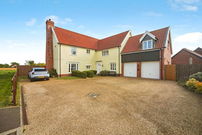 5 Bedroom Detached House For Sale In Street Farm Close, Tunstall, IP12