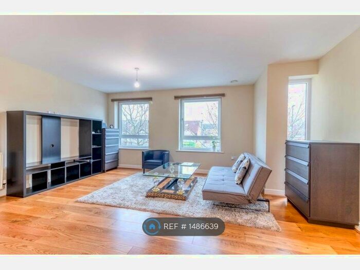 1 Bedroom Flat To Rent In Red Lion Court, Greenford, UB6