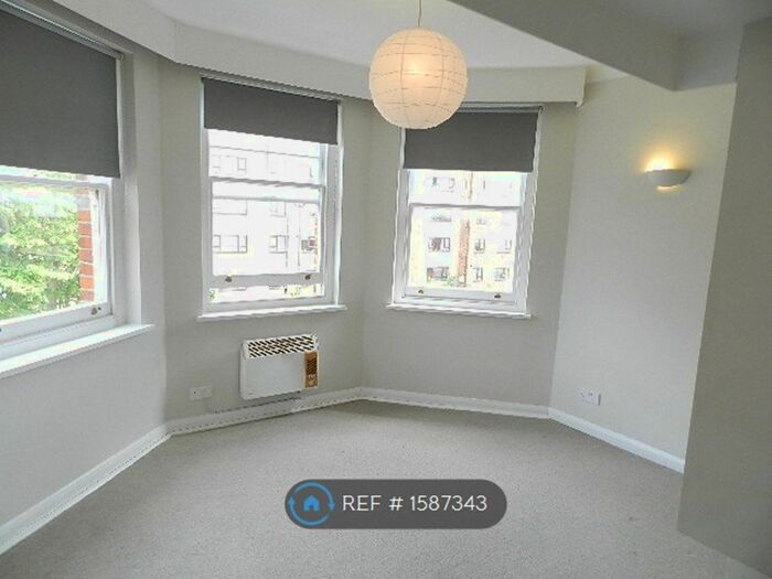 Studio To Rent In Adelaide Road, Surbiton, KT6