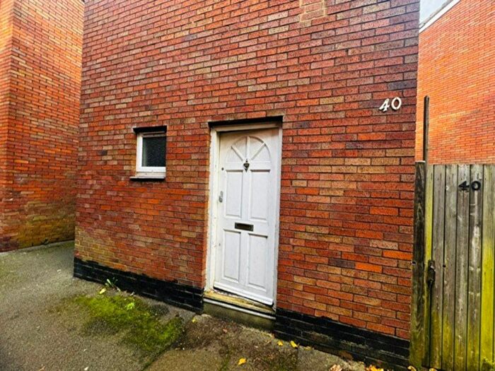 3 Bedroom Semi-Detached House To Rent In Price Street, Dudley, DY2