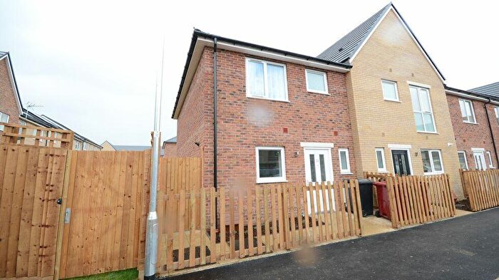 3 Bedroom End Of Terrace House To Rent In Rannoch Street, Tilehurst, Reading, RG30