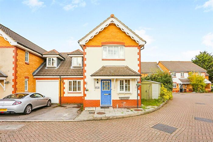 3 Bedroom Semi-detached House To Rent In Elizabeth Close, Cheam, SM1