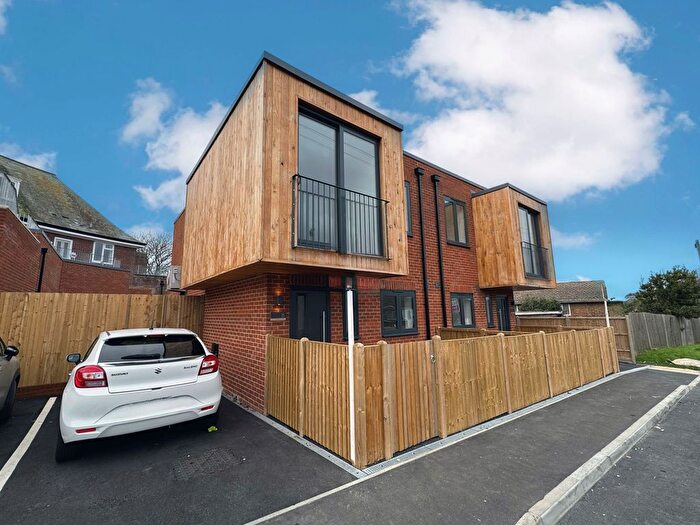 3 Bedroom Property To Rent In Alfriston Road, Seaford, BN25