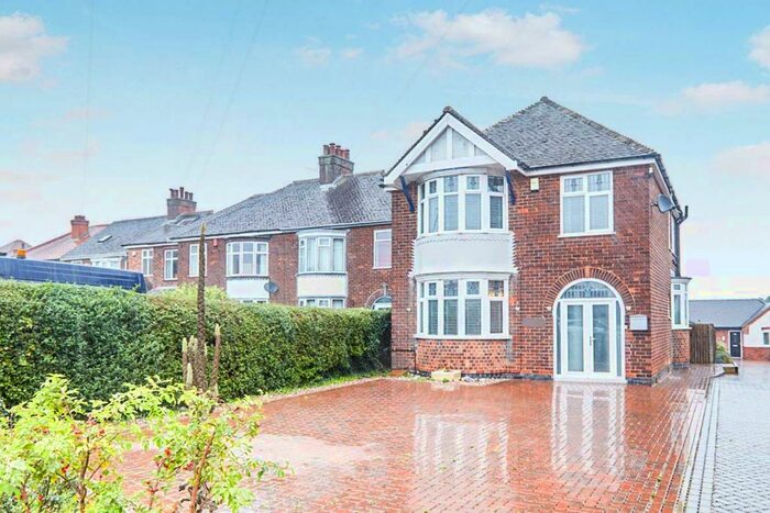 3 Bedroom Detached House To Rent In Burton Road, Midway, Swadlincote, Derbyshire, DE11