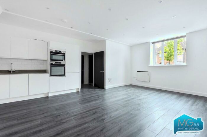 2 Bedroom Apartment To Rent In Friern Barnet Lane, Whetstone, London, N20