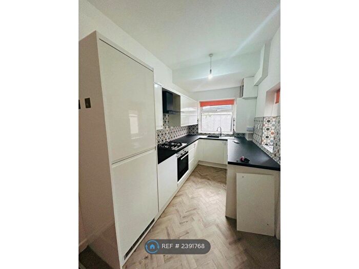 3 Bedroom Terraced House To Rent In Kynder Street, Denton, Manchester, M34