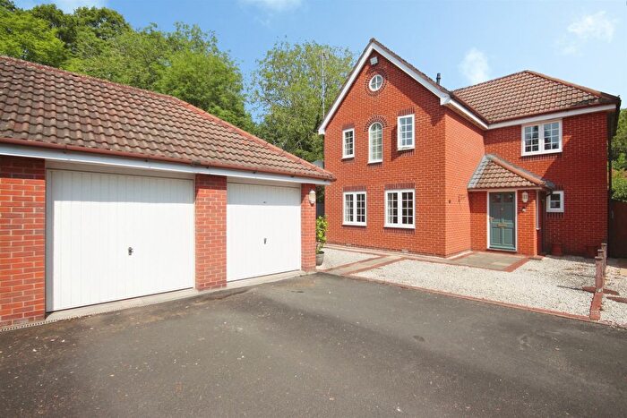4 Bedroom Detached House For Sale In Quinton Close, Hatton Park, Warwick, CV35