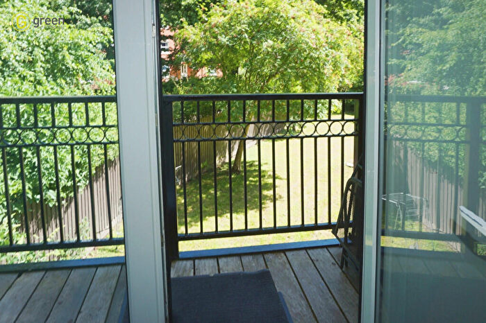 2 Bedroom Apartment For Sale In Warren House Walk, Walmley, B76