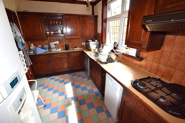 3 Bedroom Terraced House For Sale In Upney Lane, Barking, IG11