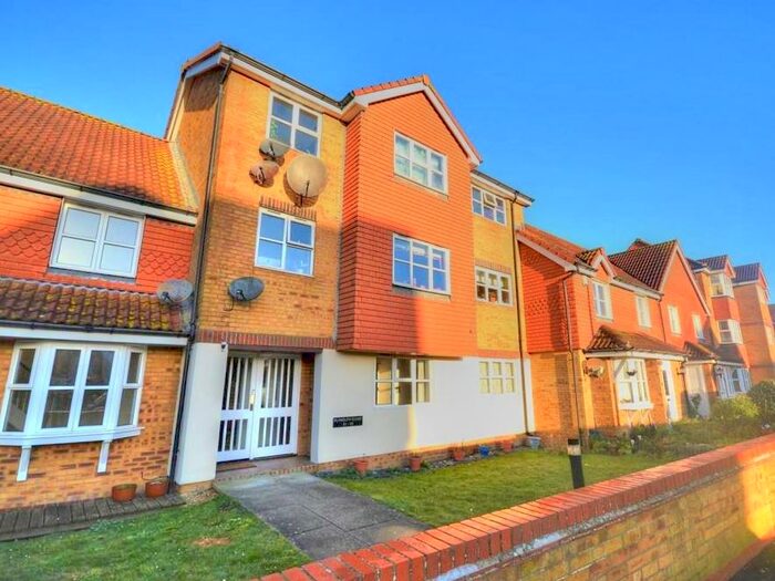 2 Bedroom Apartment To Rent In Plymouth Close, Eastbourne, BN23
