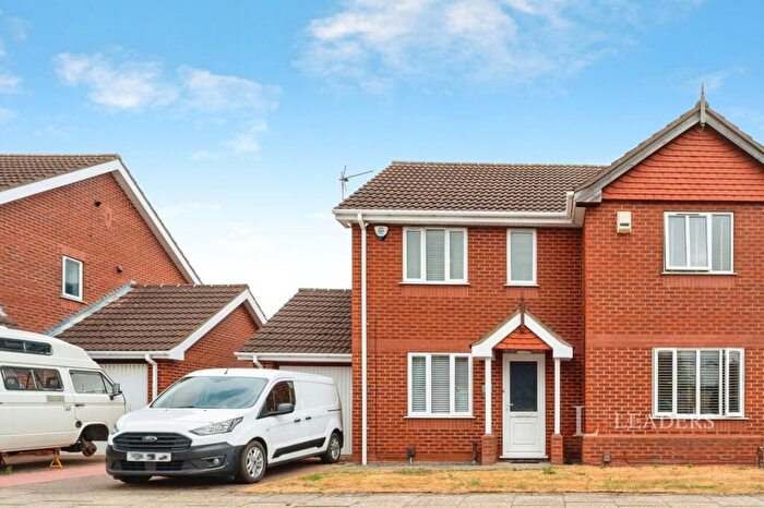 2 Bedroom Semi-Detached House To Rent In Peterhouse Road, Grimsby, Lincolnshire, DN34