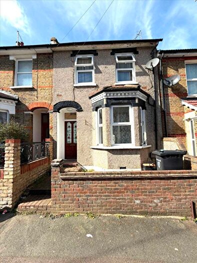 3 Bedroom Terraced House To Rent In St Johns Road, Gravesend, DA12
