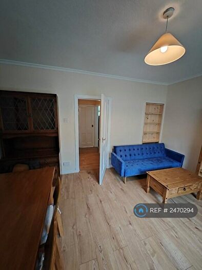 2 Bedroom Flat To Rent In Stenhouse Avenue West, Edinburgh, EH11