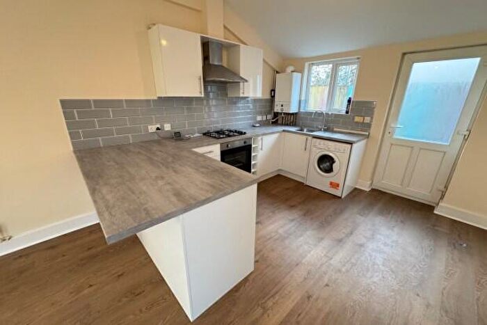 2 Bedroom Flat To Rent In Brithdir Street Cardiff, CF24