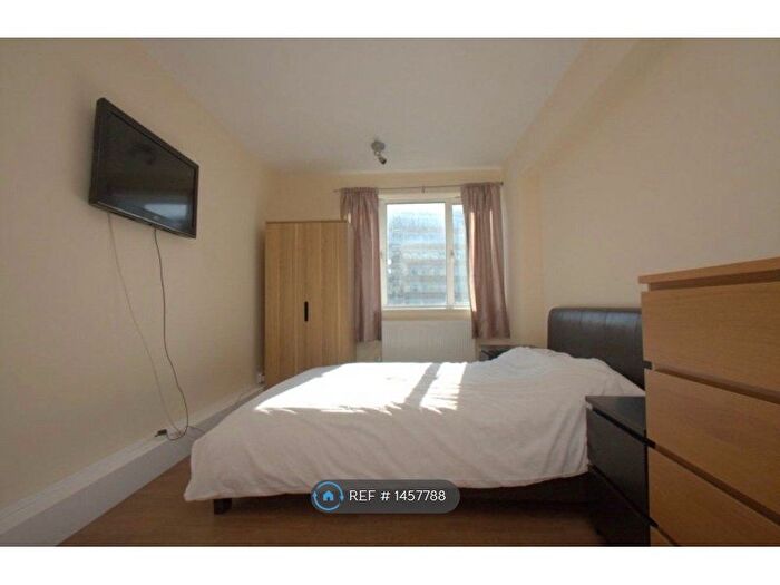 2 Bedroom Flat To Rent In Gilbert House, London, SW1V