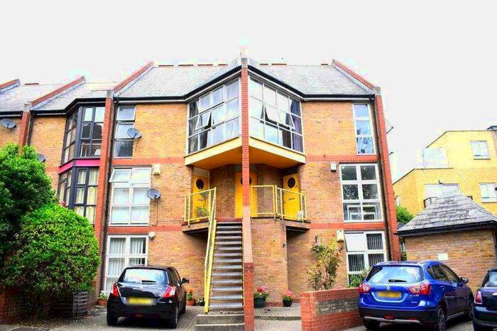 4 Bedroom Flat To Rent In Holyoake Court, Bryan Road, Surrey Quay, Canada Water, London, SE16
