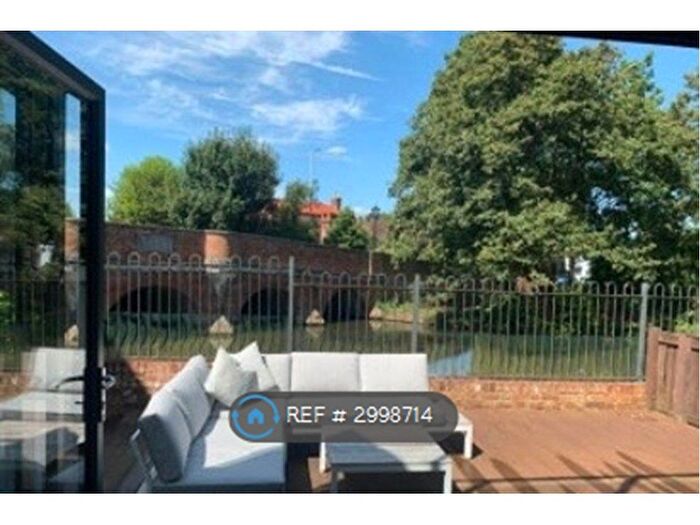 1 Bedroom Flat To Rent In Bills Inclusive. Riverside Terrace, Godalming, GU7