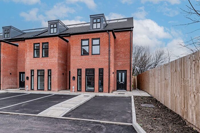 4 Bedroom Semi-Detached House For Sale In Cotton Gardens, Bolton, BL1