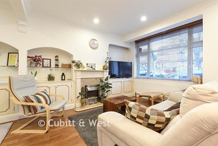 3 Bedroom Terraced House For Sale In Stayton Road, Sutton, Surrey, SM1