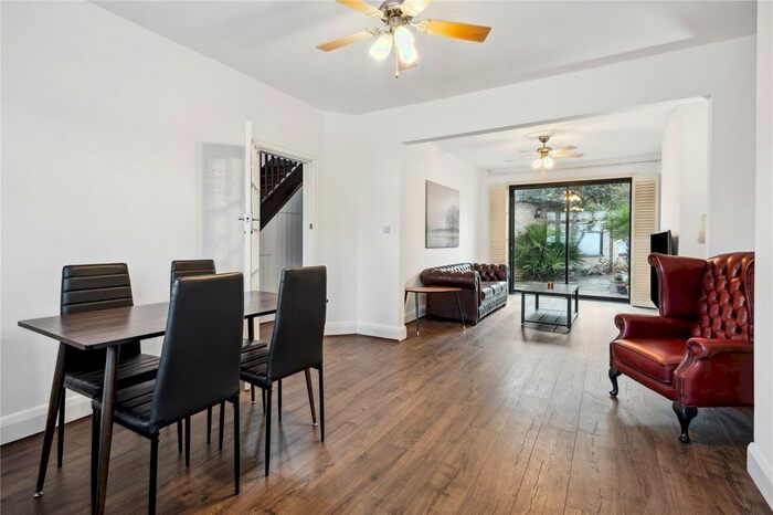 3 Bedroom Semi-Detached House To Rent In Sutton Hall Road, Heston, Hounslow, TW5