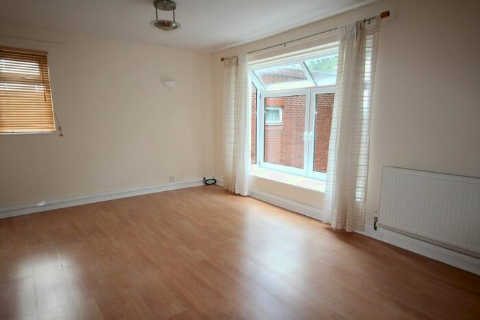 2 Bedroom Flat To Rent In Field House, Haymans Green, West Derby, Liverpool, L12